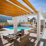 Sulic - Heated Pool And Mountain View וילה *