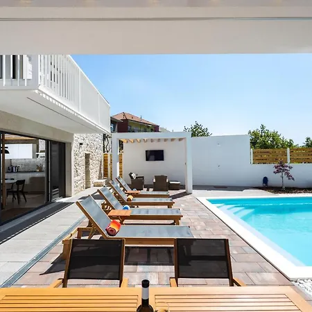 Sulic - Heated Pool And Mountain View