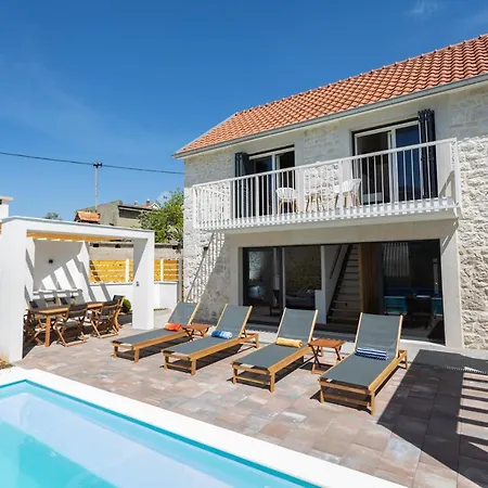 Sulic - Heated Pool And Mountain View