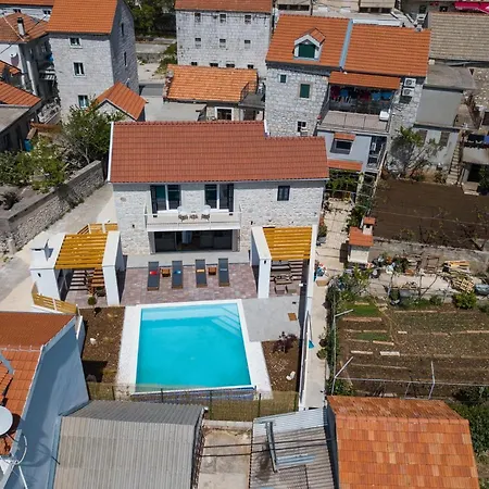 Sulic - Heated Pool And Mountain View Zagvozd