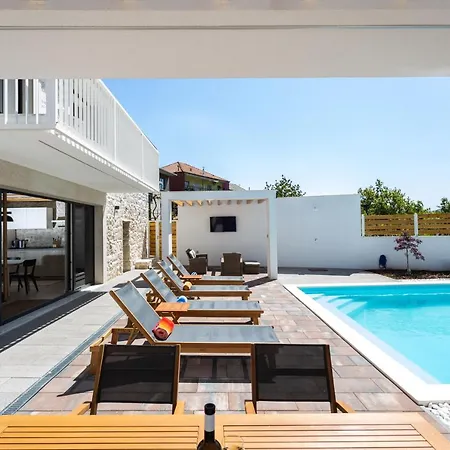 Sulic - Heated Pool And Mountain View