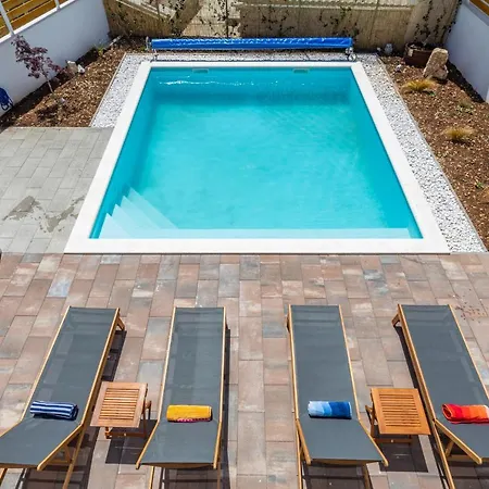 Sulic - Heated Pool And Mountain View Vila *