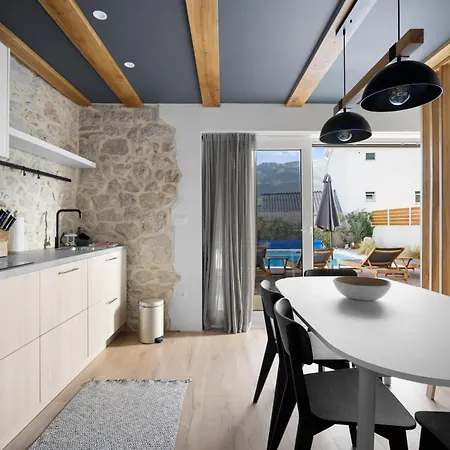 Sulic - Heated Pool And Mountain View Zagvozd